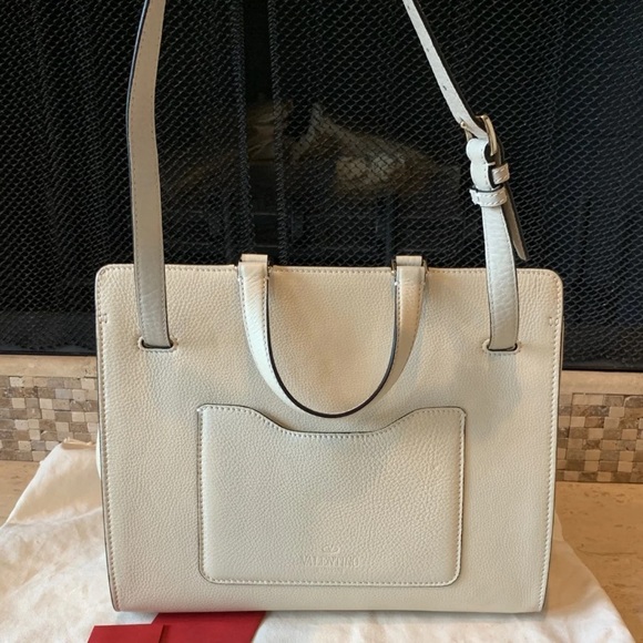 Valentino Garavani Joylock Leather Shoulder Bag - Picture 2 of 7